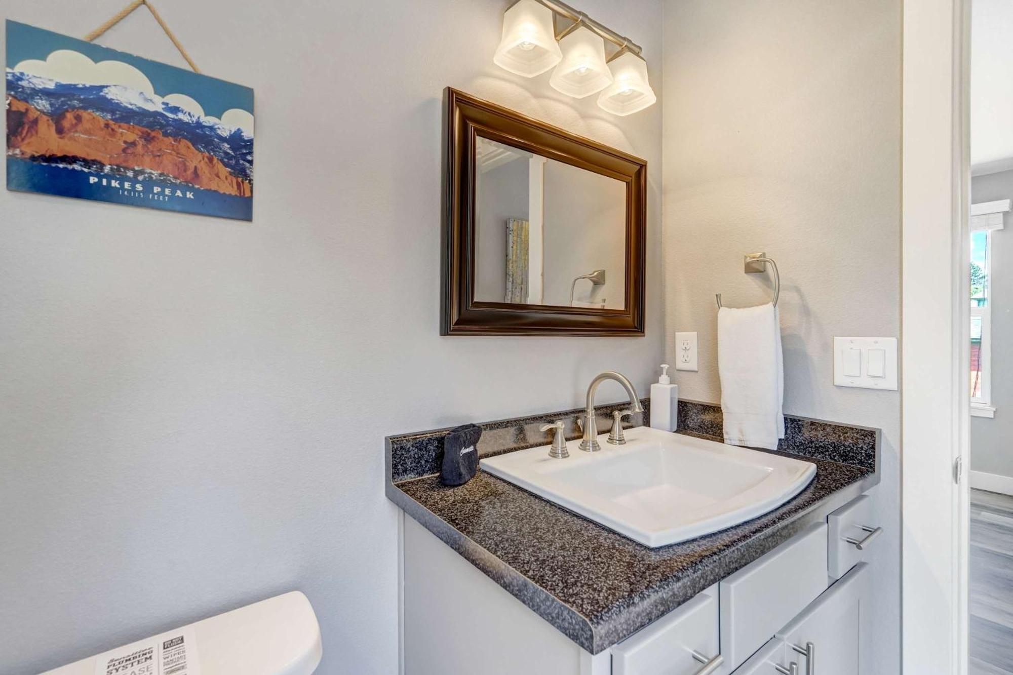 Apartment Occ Complex Mountain View Prime Location Colorado Springs