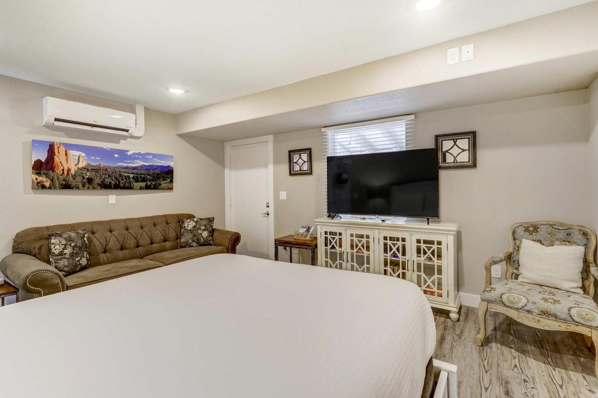 Apartment Occ Complex Mountain View Prime Location *