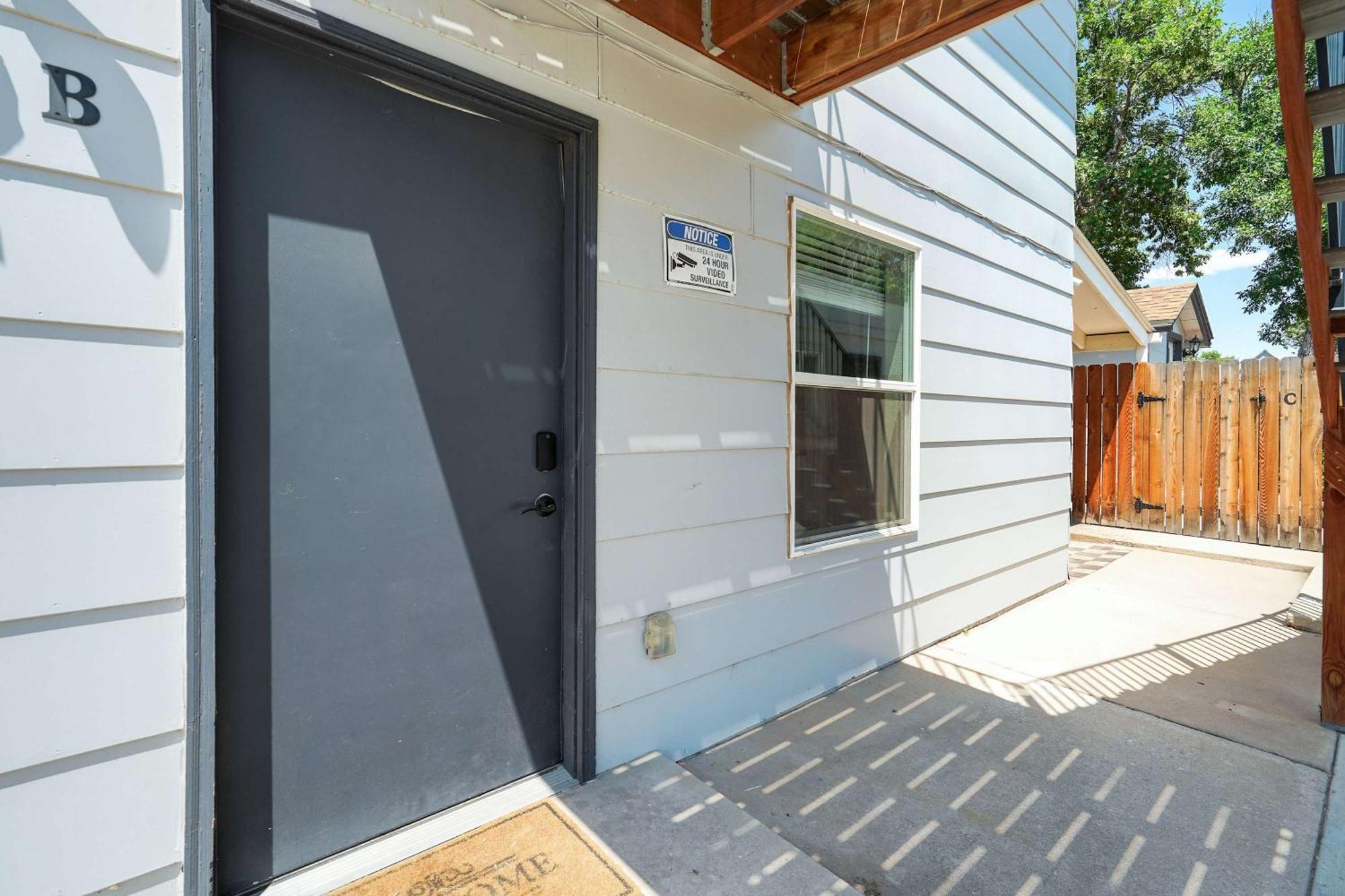 Apartment Occ Complex Mountain View Prime Location Colorado Springs