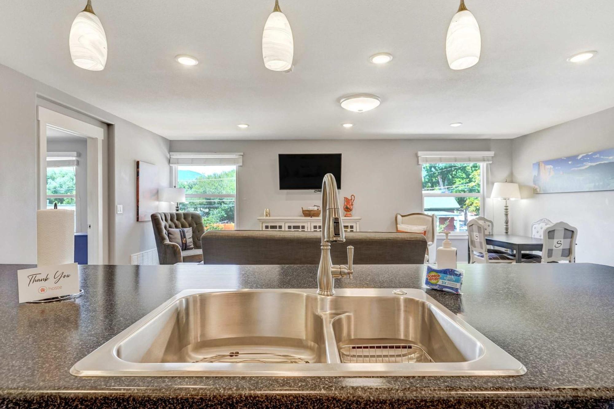 Occ Complex Mountain View Prime Location Apartment
