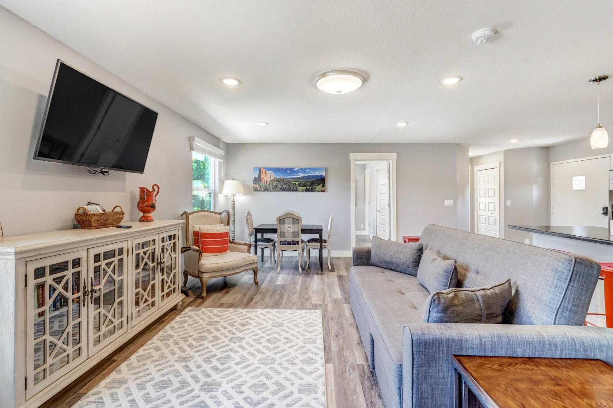 Apartment Occ Complex Mountain View Prime Location