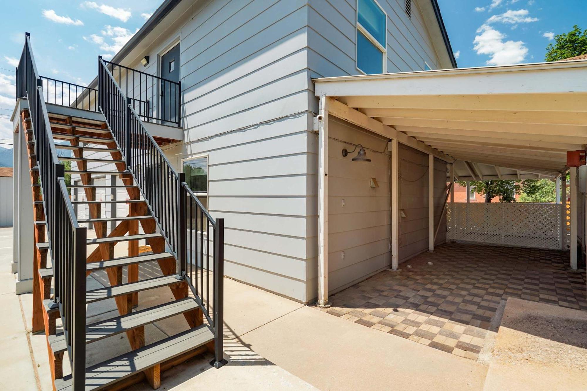 Apartment Occ Complex Mountain View Prime Location *