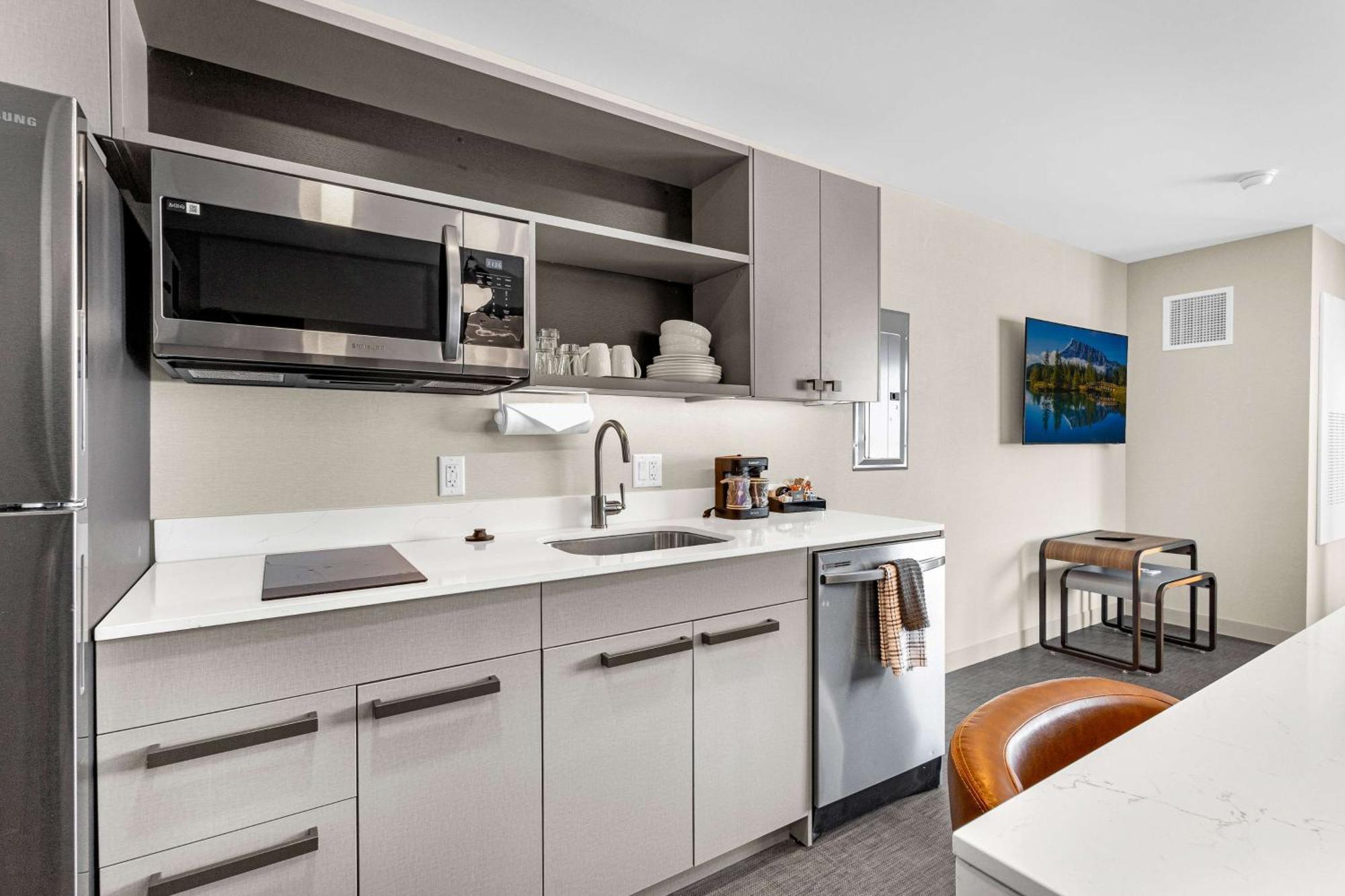 Homewood By Hilton Airport Hotel 3*