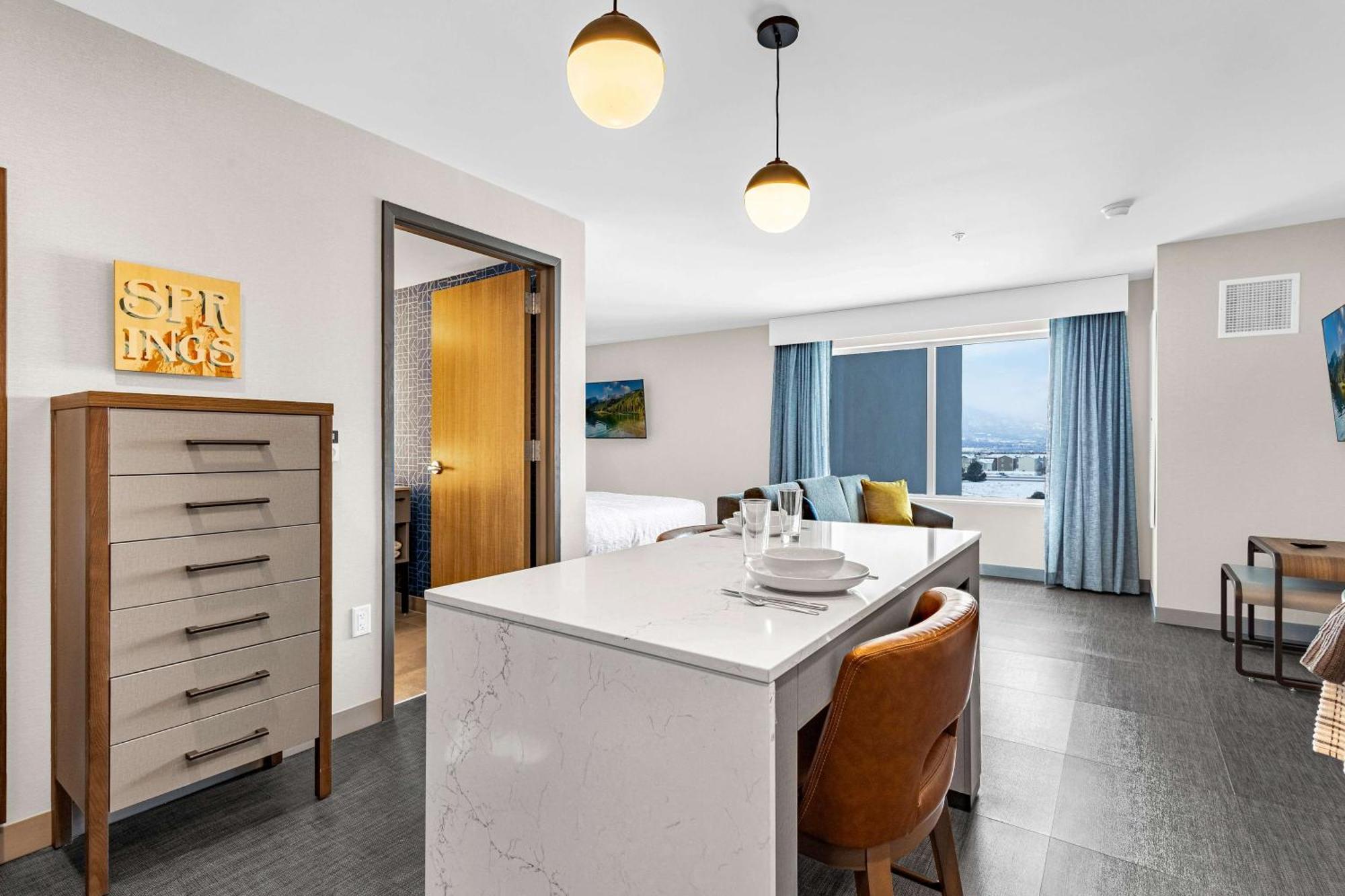 Homewood By Hilton Airport Hotel Colorado Springs