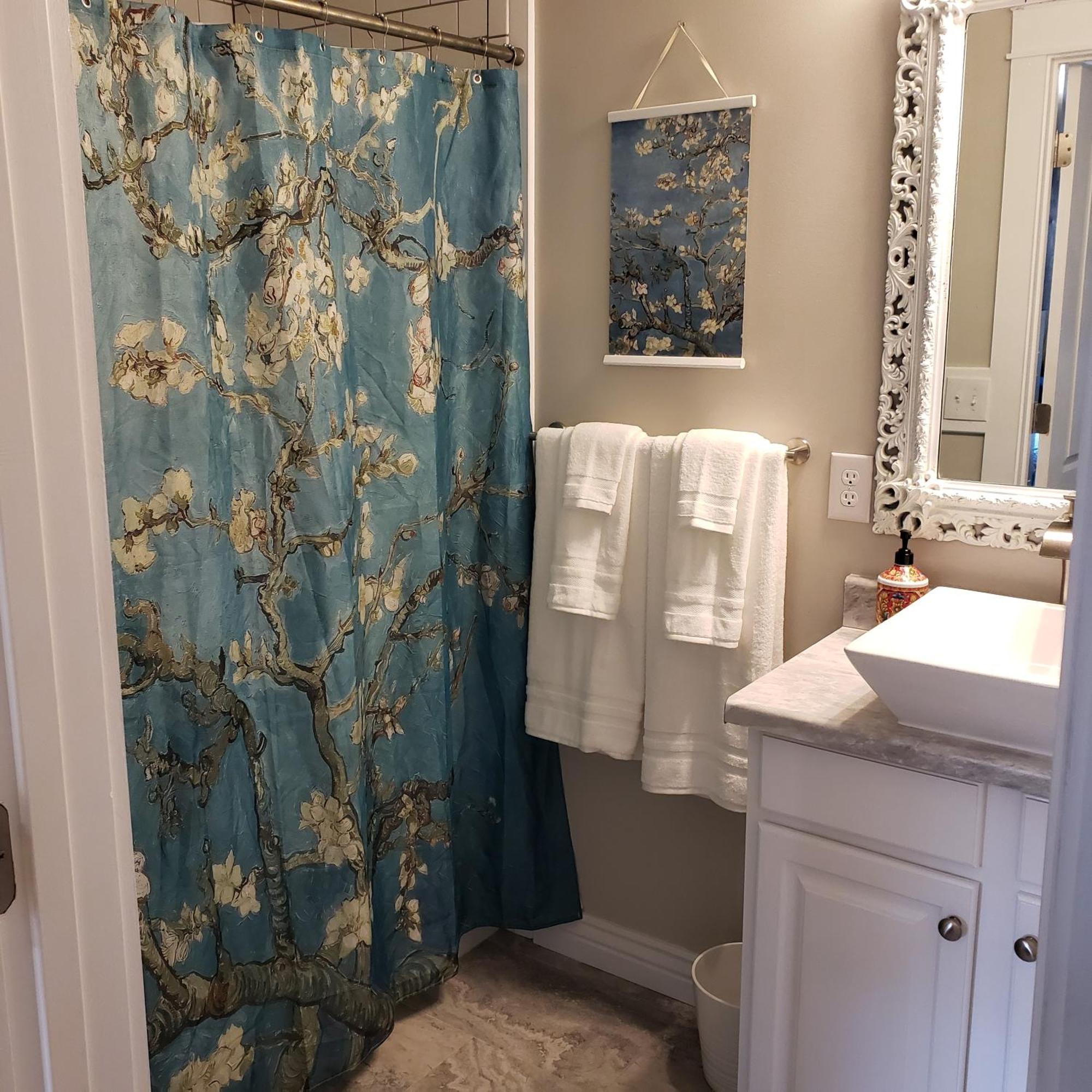 Gogh Get High Tiny Guest house *