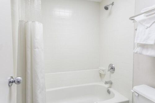 6 Colorado Springs, Colorado - Air Force Academy Hotel