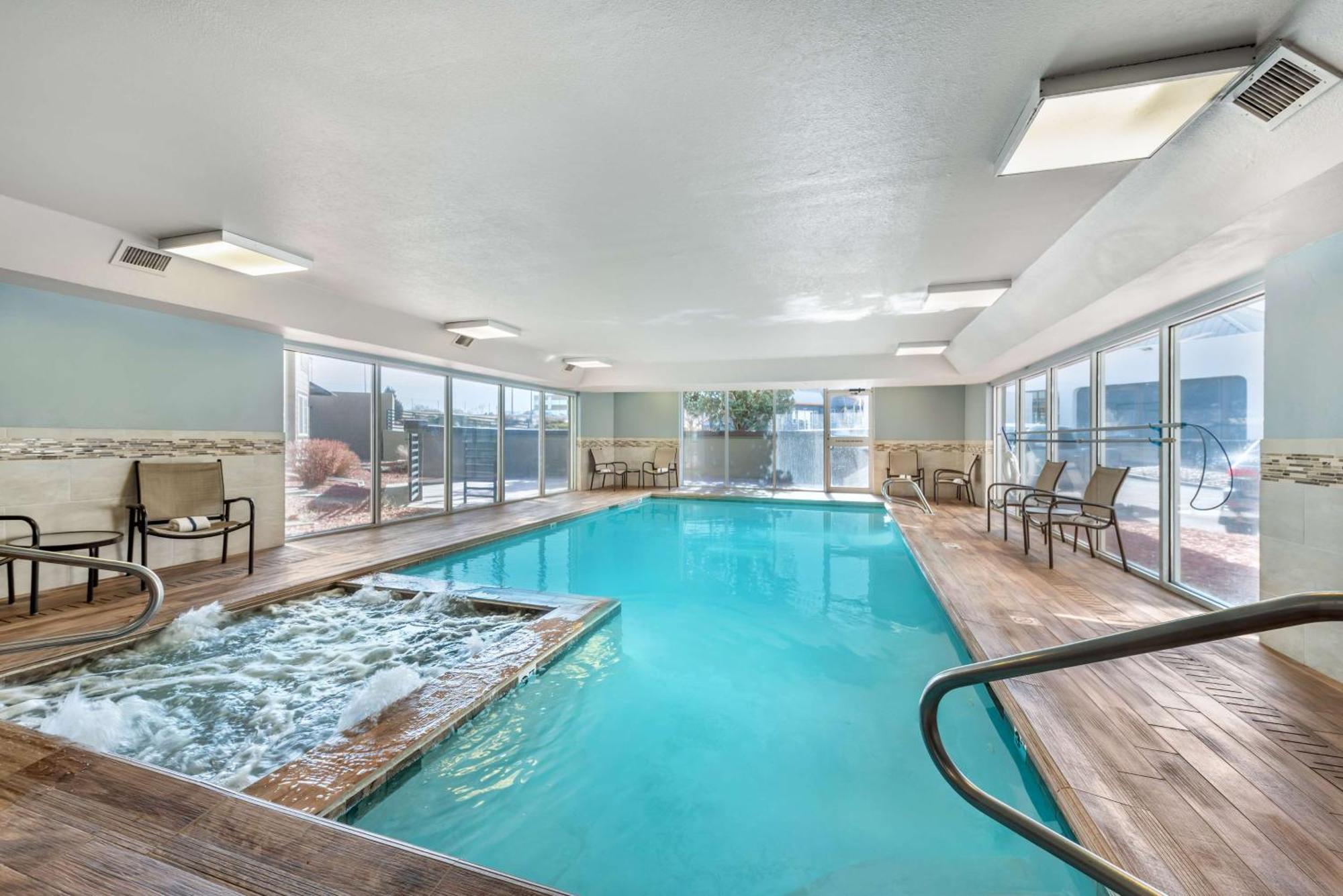 Hotel Western Peak Vista & 3*