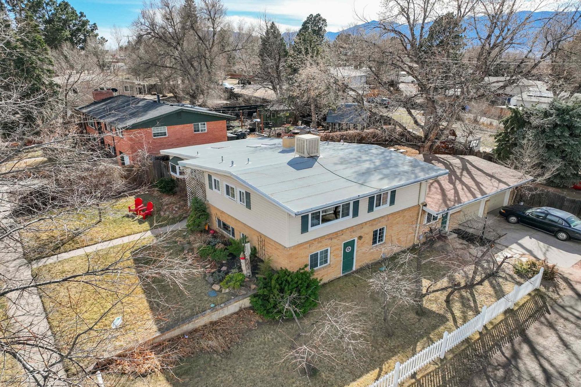 4bd Family Heart Of Cos Lrg Backyard And Gameroom Holiday home Colorado Springs