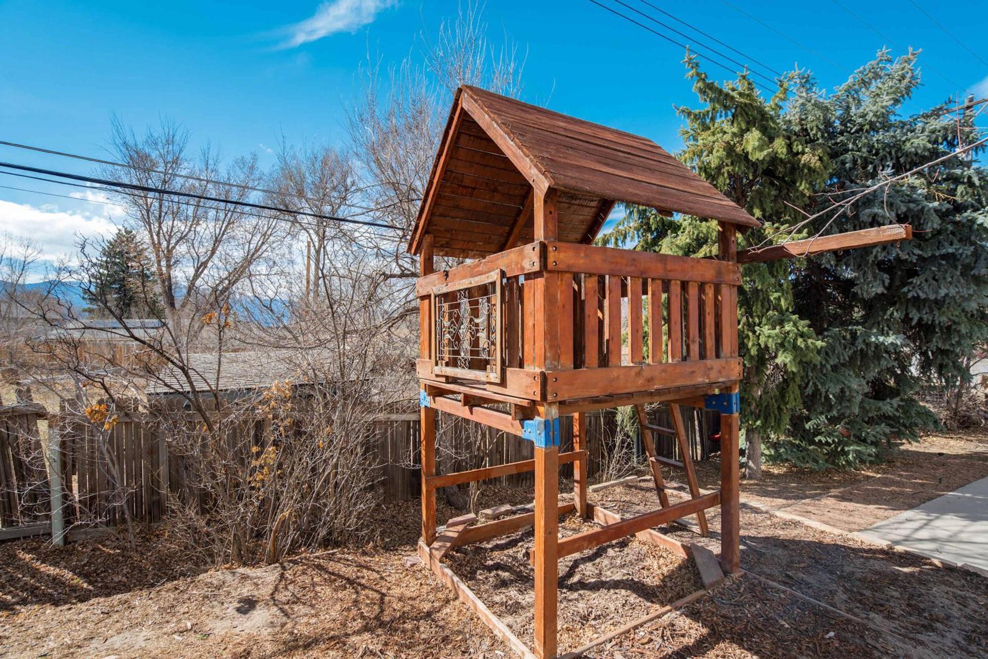 4bd Family Heart Of Cos Lrg Backyard And Gameroom
