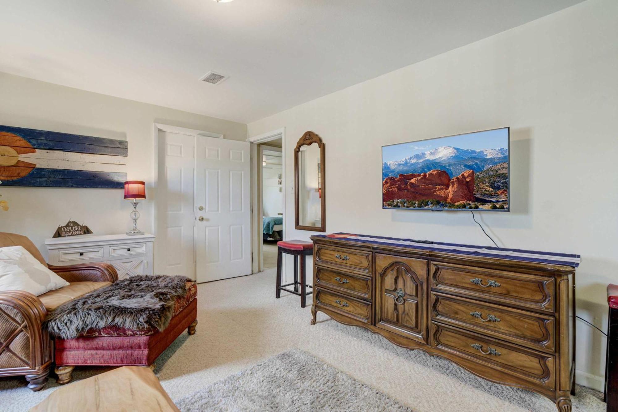 4bd Family Heart Of Cos Lrg Backyard And Gameroom Holiday home Colorado Springs