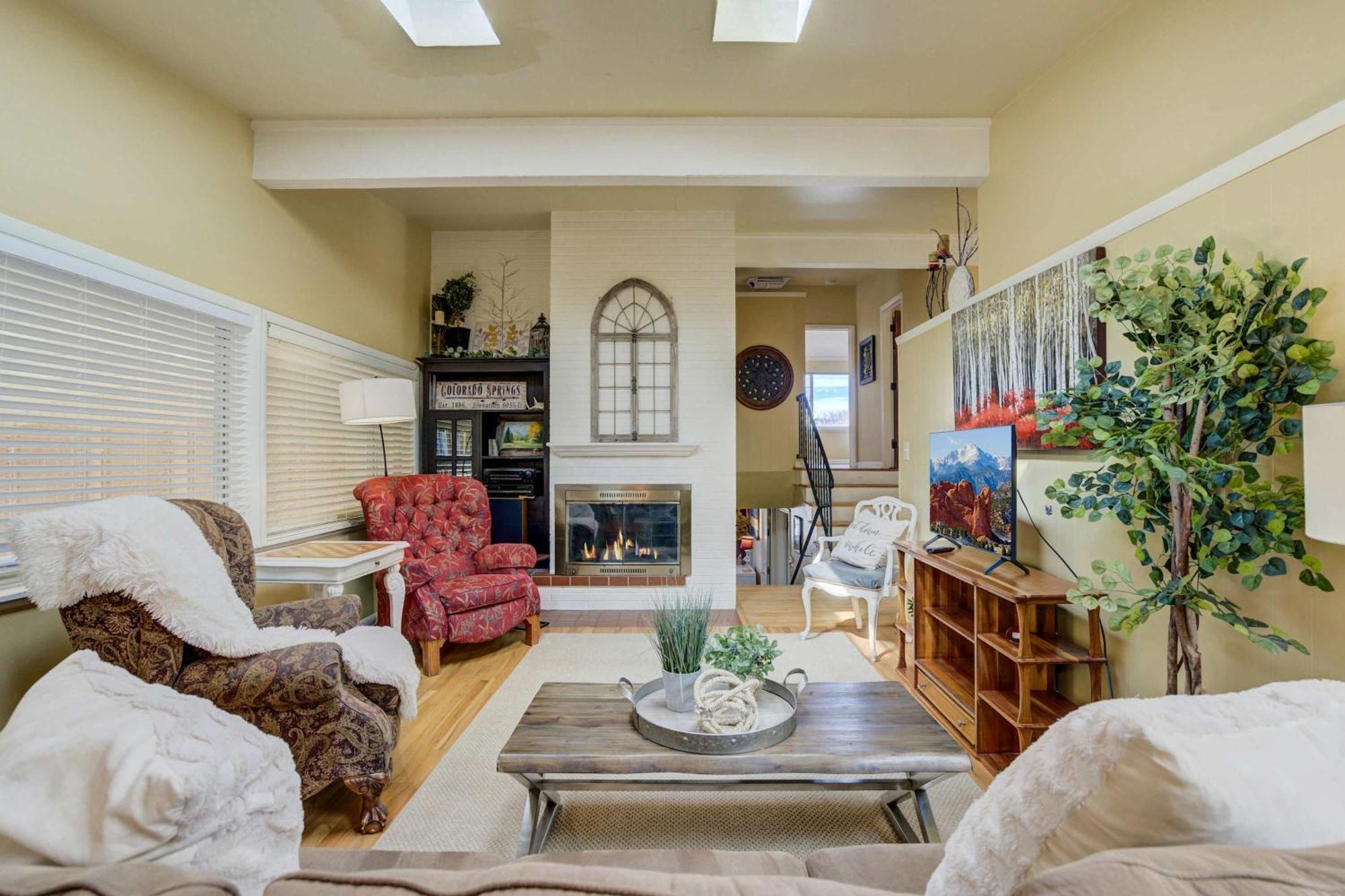 4bd Family Heart Of Cos Lrg Backyard And Gameroom Colorado Springs