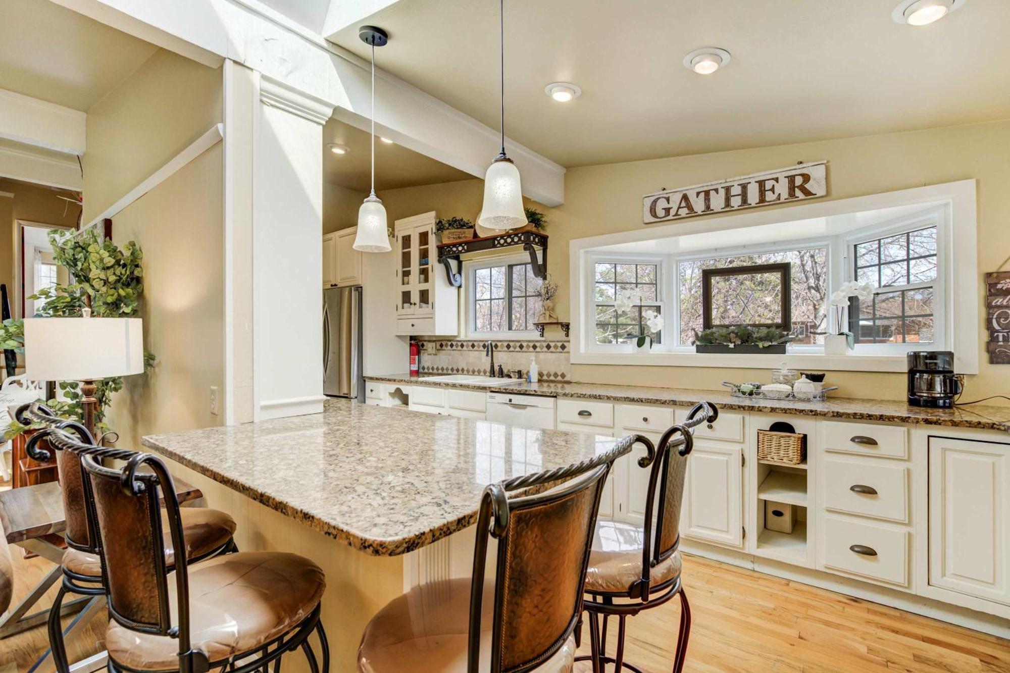 4bd Family Heart Of Cos Lrg Backyard And Gameroom *