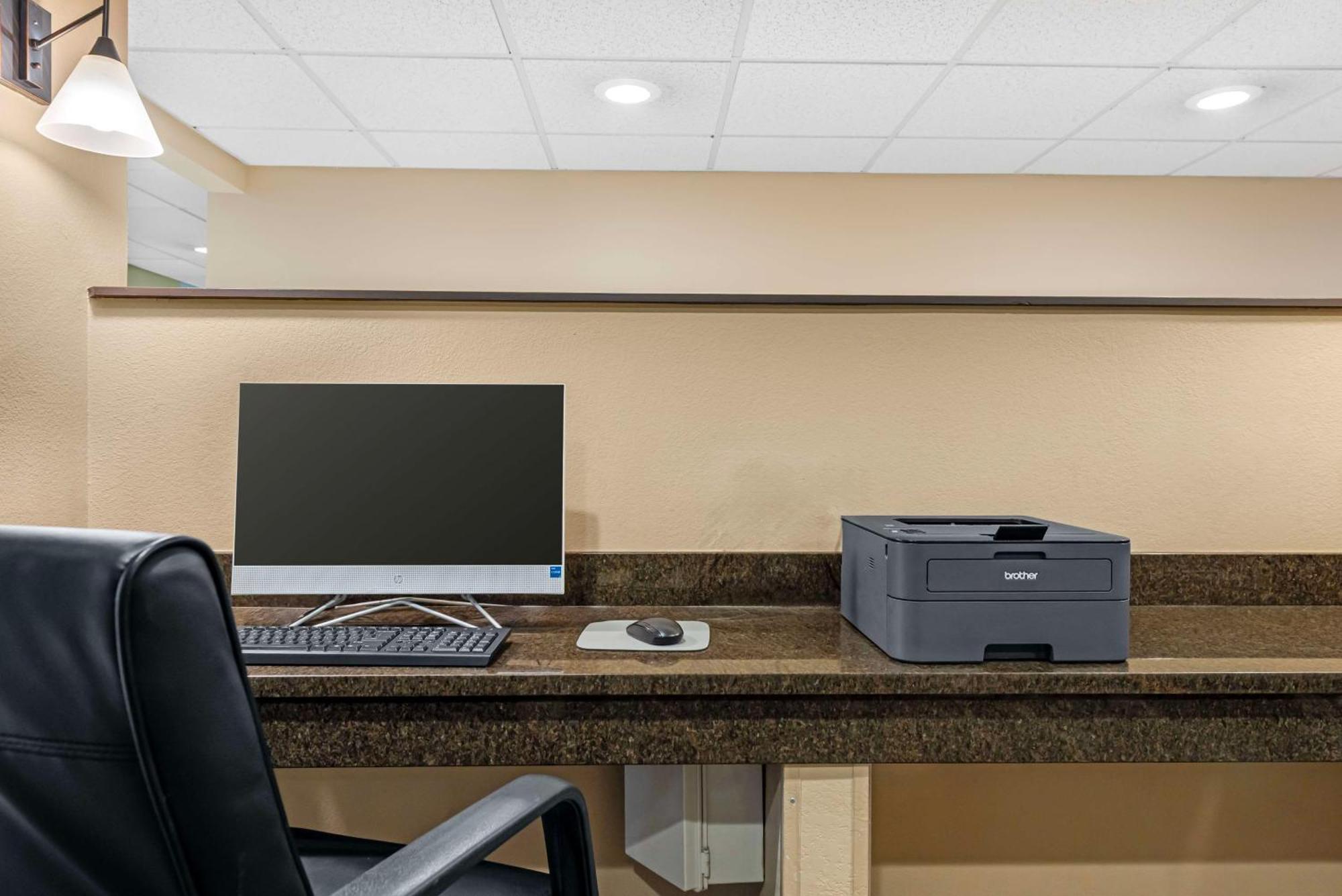Hotel Western Executive & 3*