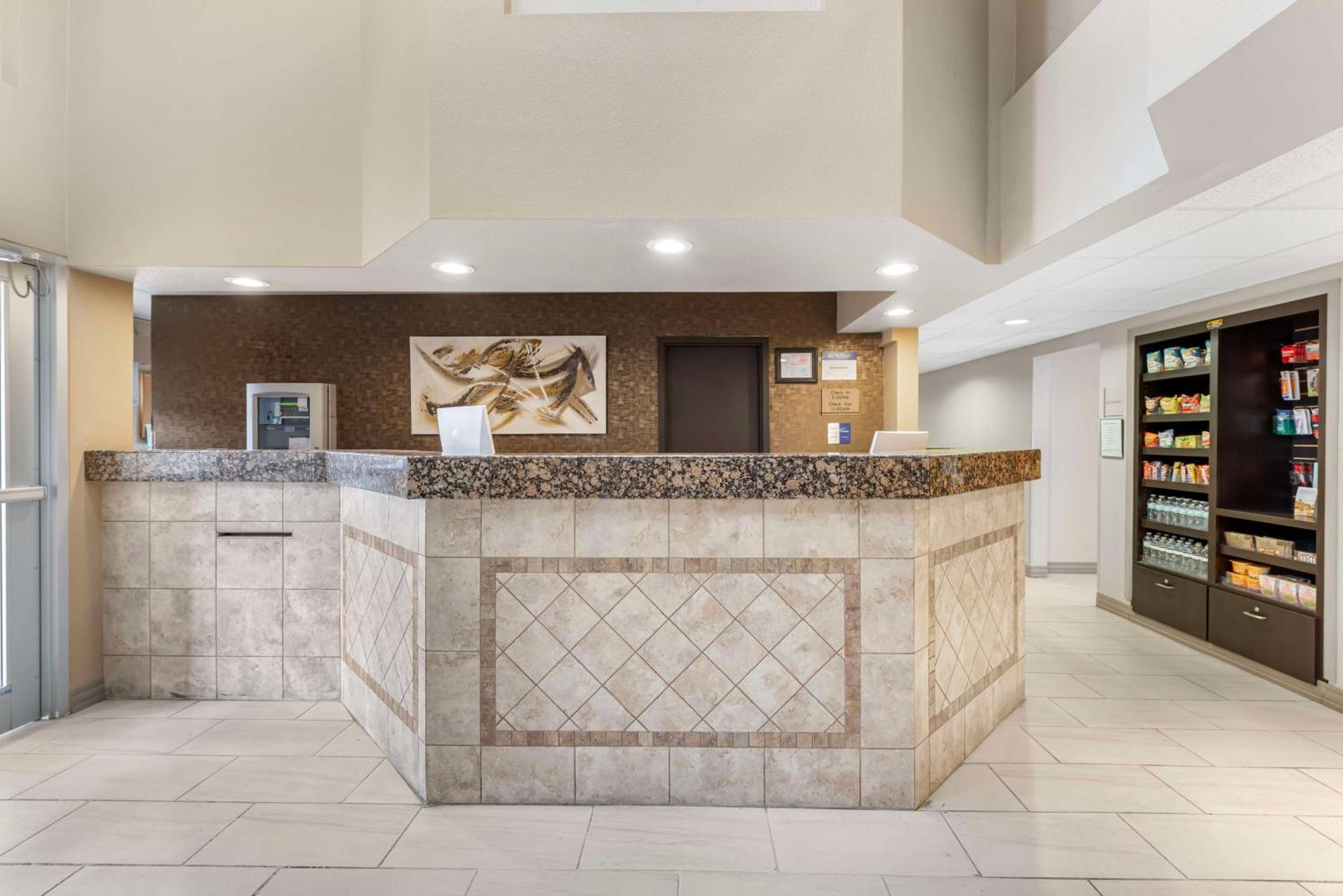 Western Executive & Hotel 3*