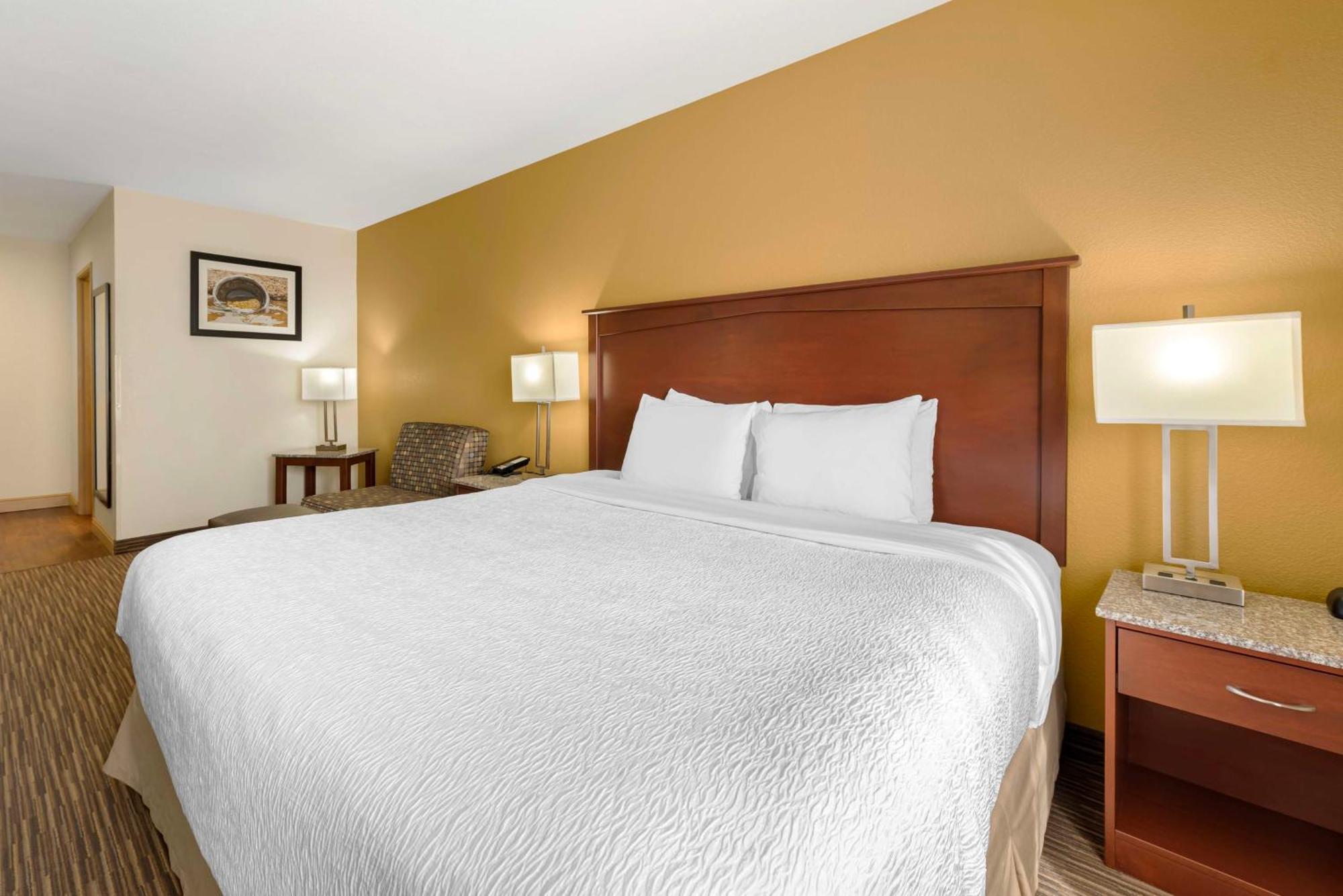 Hotel Western Executive & 3*