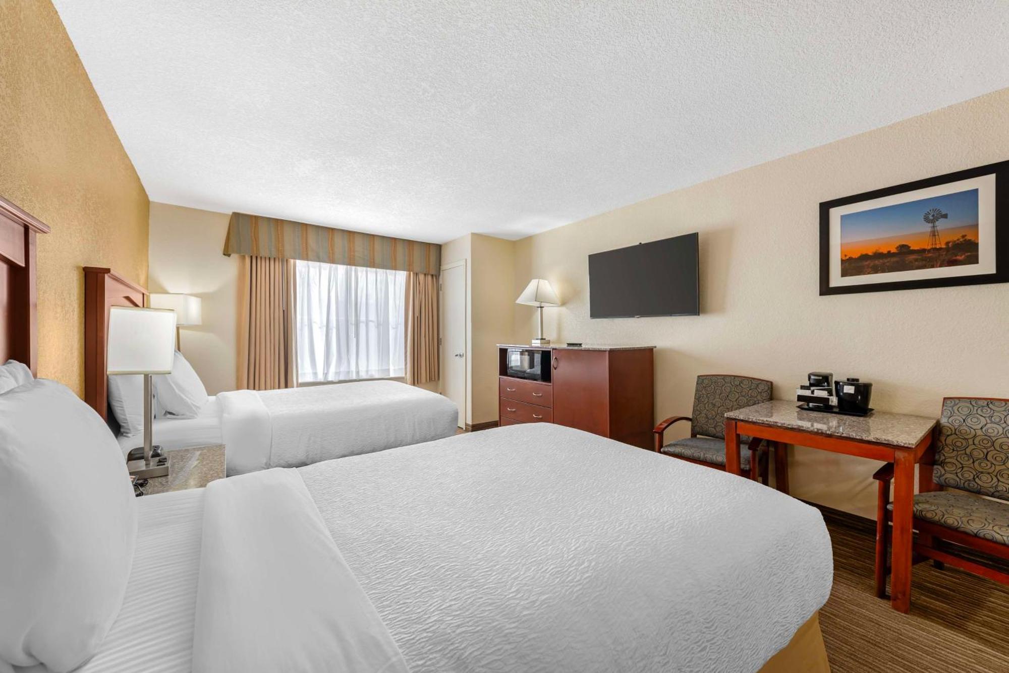 Hotel Western Executive & 3*