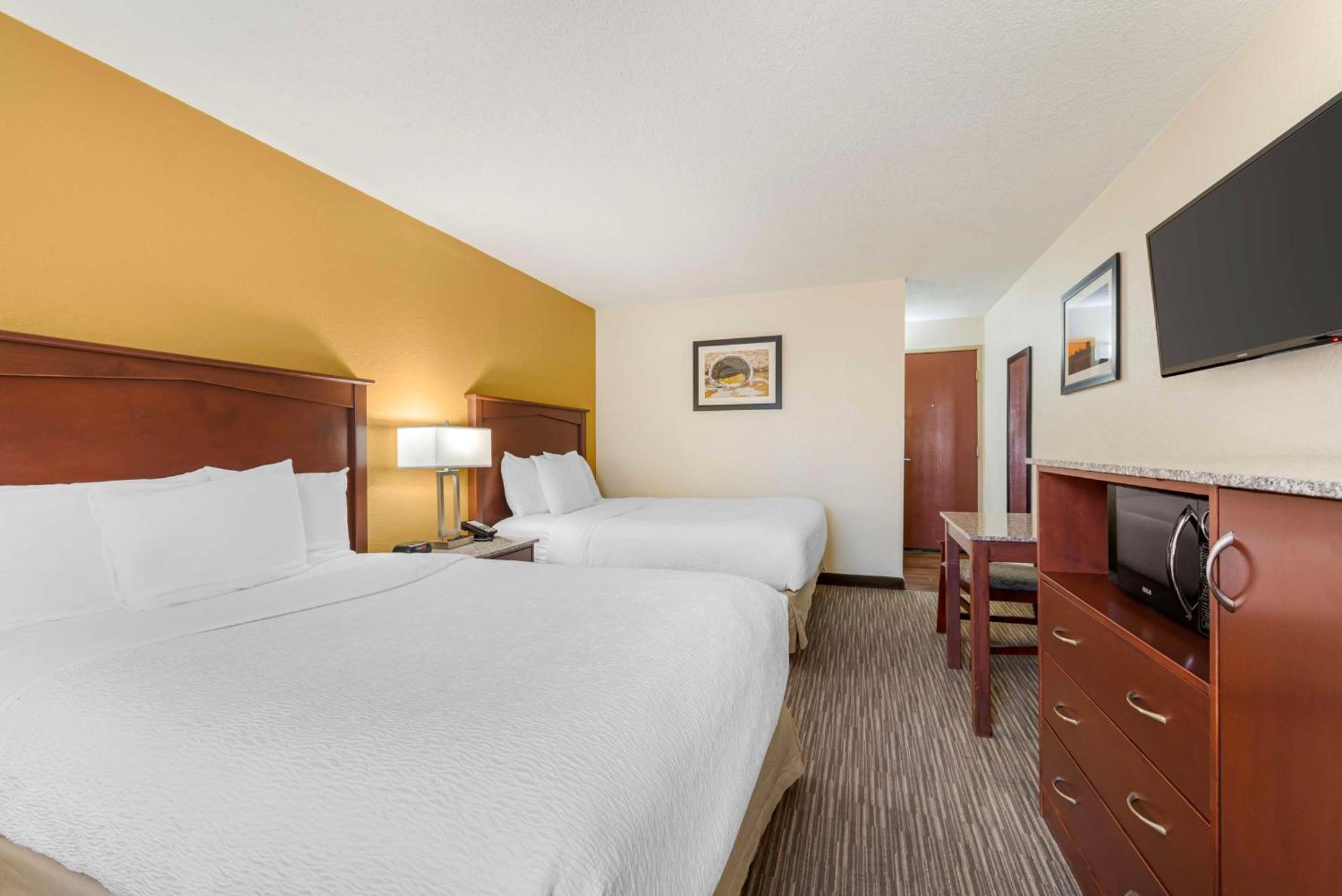 Western Executive & Hotel 3*