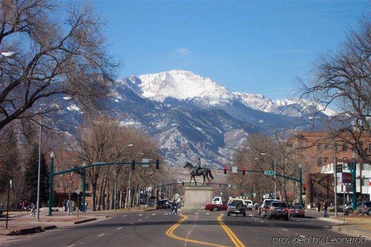 Express & Colorado Springs-airport By Ihg Colorado Springs