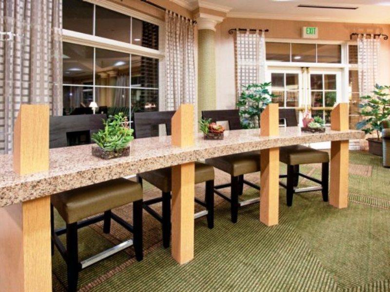 Hotel La Quinta By Wyndham South Airport