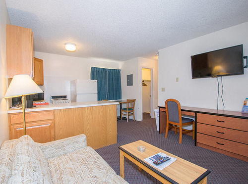 Travelodge By Wyndham Airport - Peterson Sfb Colorado Springs