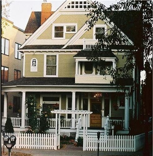 Bed & Breakfast Crescent Lily