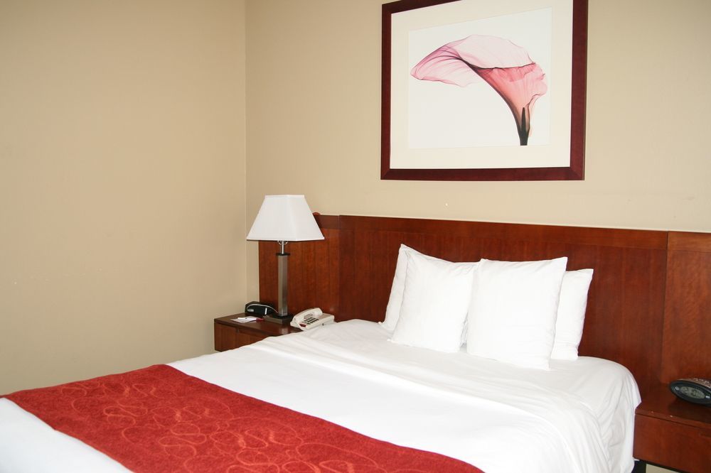 Baymont By Wyndham Hotel
