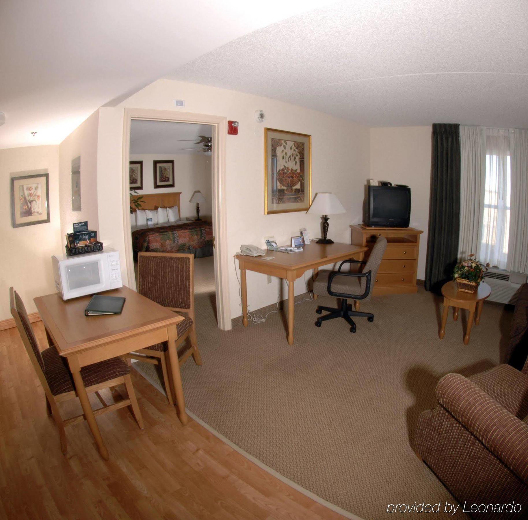 Hyatt House Airport 3*