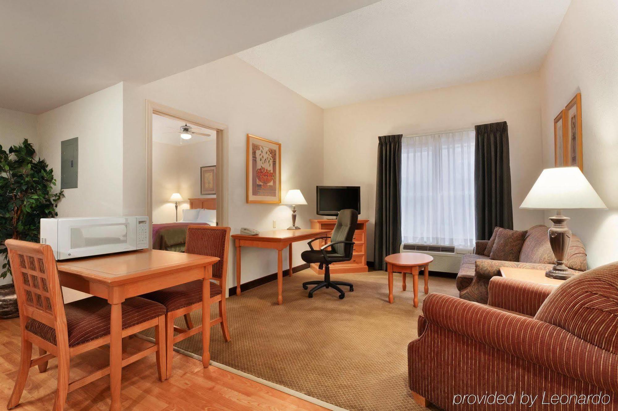 Hotel Hyatt House Airport 3*