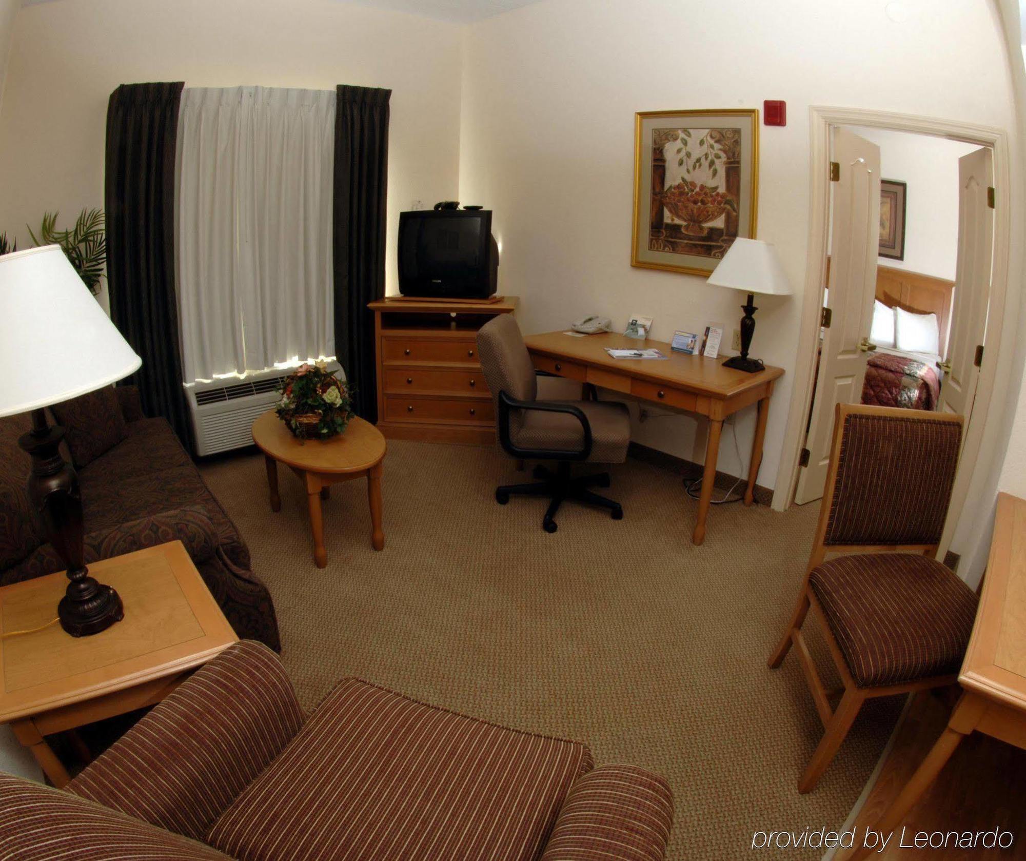 Hyatt House Airport Hotel 3*
