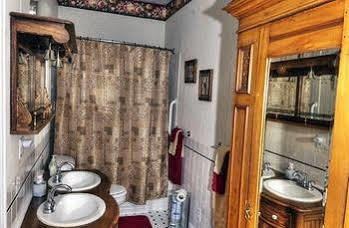 Lennox House 3*