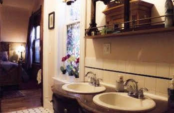 Lennox House Hotel 3*