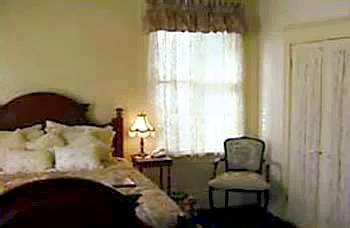 Bed & Breakfast Crescent Lily