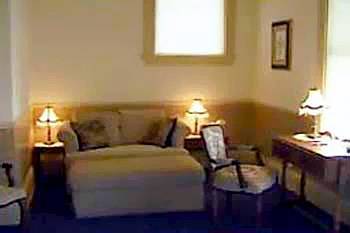 Crescent Lily Bed & Breakfast Colorado Springs
