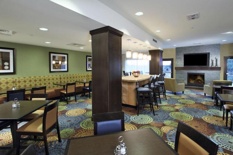 Express & Colorado Springs-airport By Ihg Hotel 3*