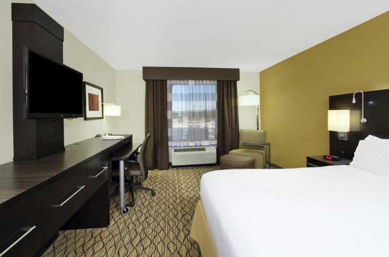 Hotel Express & Colorado Springs-airport By Ihg Colorado Springs