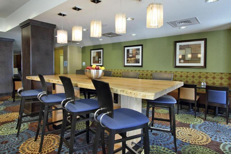 Express & Colorado Springs-airport By Ihg 3* Colorado Springs