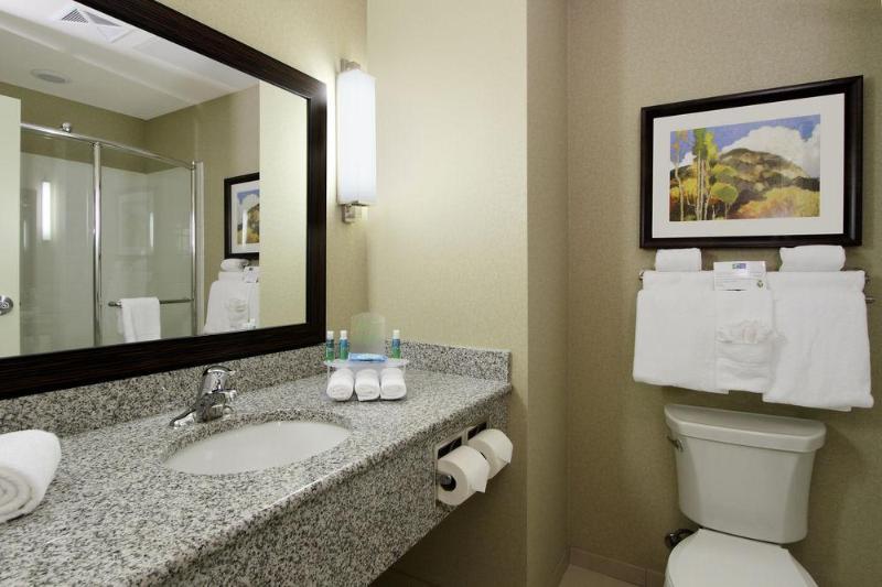 Hotel Express & Colorado Springs-airport By Ihg 3*