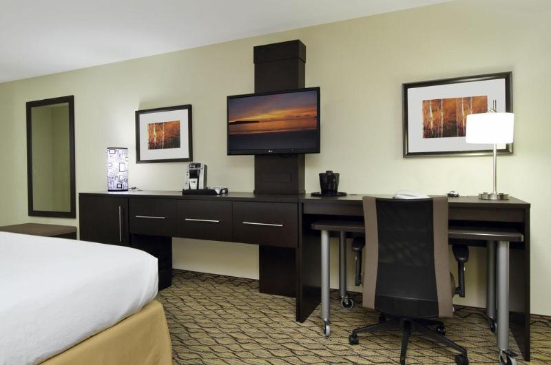Express & Colorado Springs-airport By Ihg 3* Colorado Springs