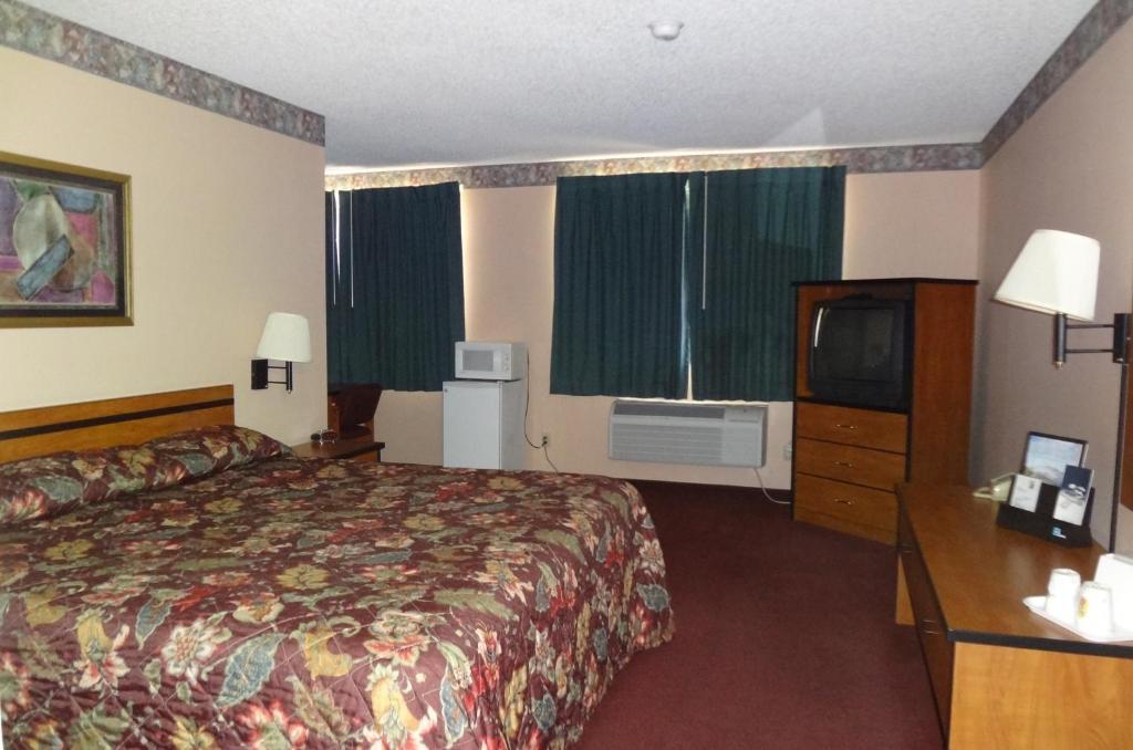 Super 8 By Wyndham Airport Motel 3*