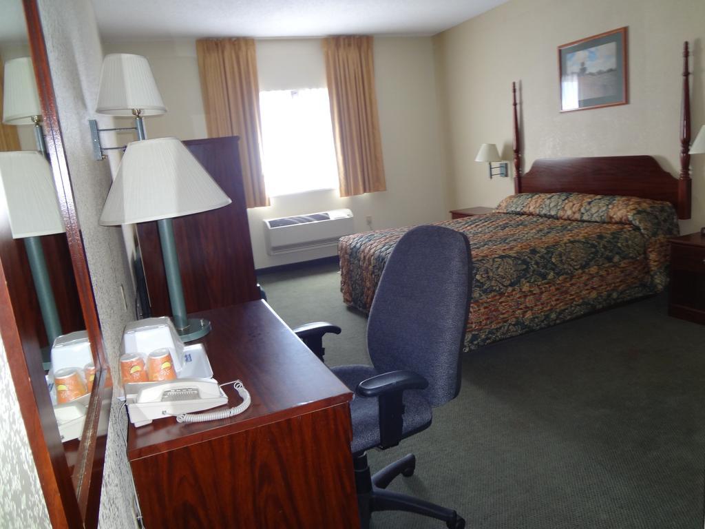Days By Wyndham Airport * Colorado Springs