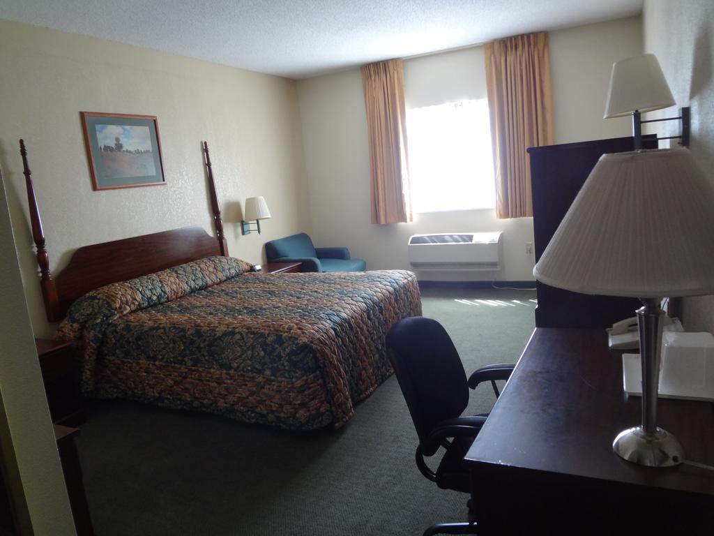 Hotel Days By Wyndham Airport