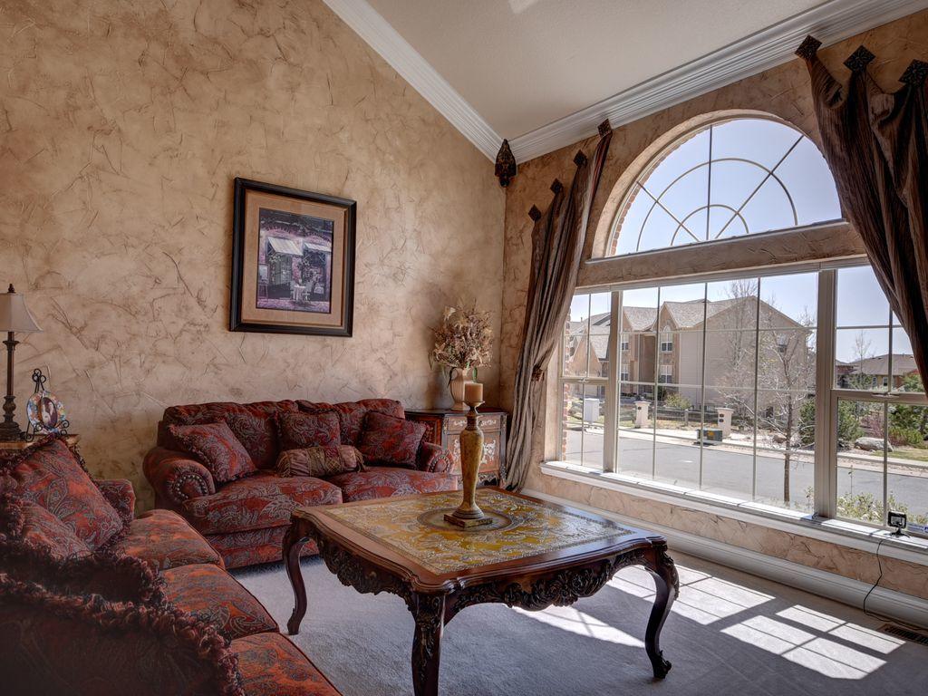 Holiday home Gateway To Luxury, 5,573sf, 5br, 2ks & 4qs Beds, 4ba, 3fp, Sleeps 12 Colorado Springs