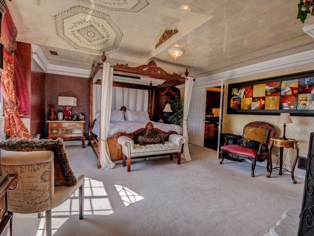 Holiday home Gateway To Luxury, 5,573sf, 5br, 2ks & 4qs Beds, 4ba, 3fp, Sleeps 12 *