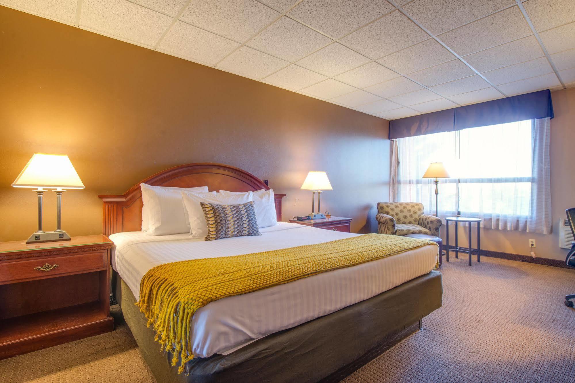 The Academy Hotel 4*