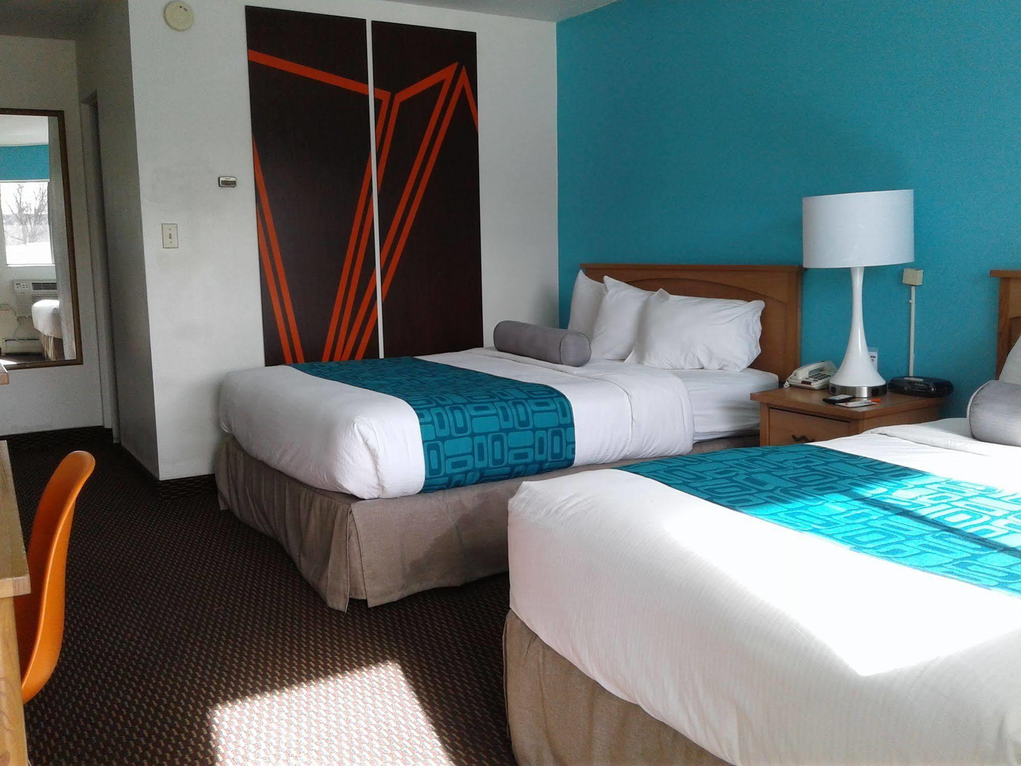 Howard Johnson By Wyndham *
