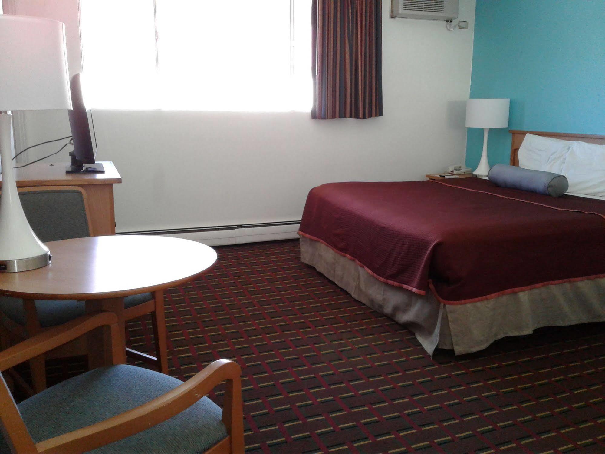 Howard Johnson By Wyndham * Colorado Springs