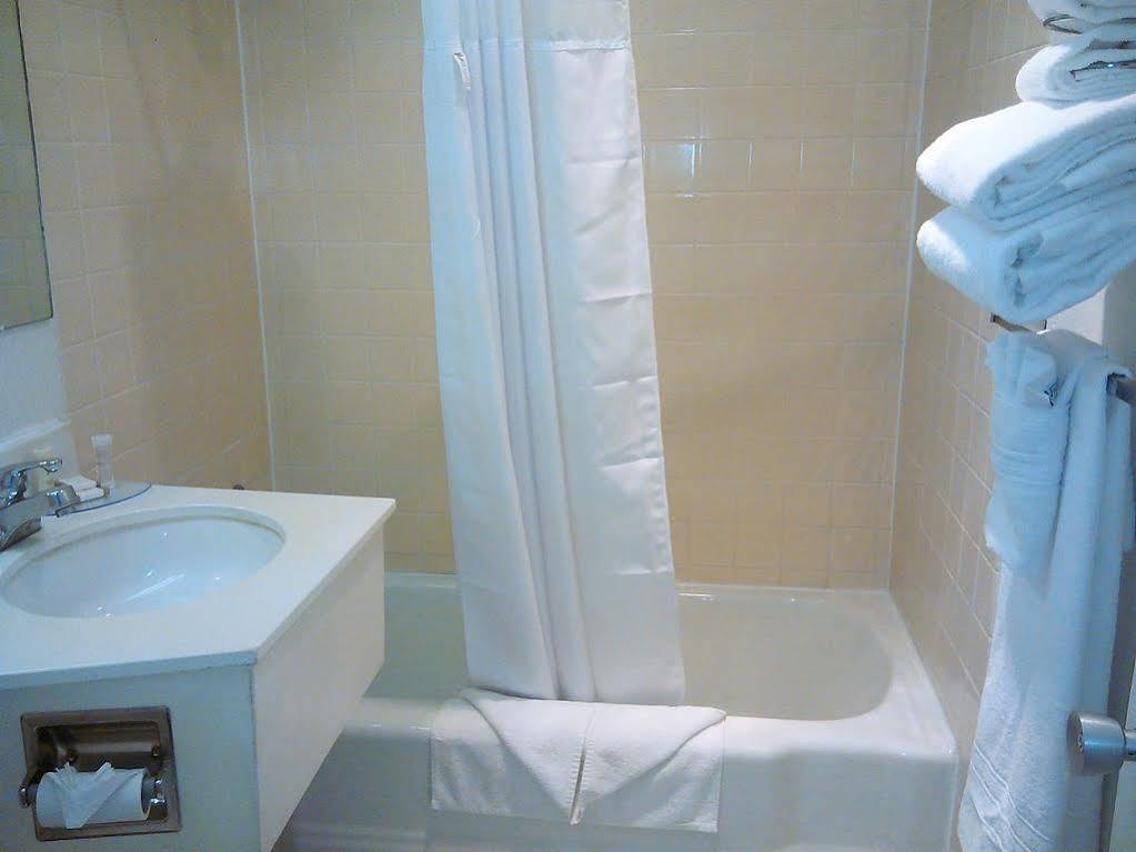 Hotel Howard Johnson By Wyndham Colorado Springs