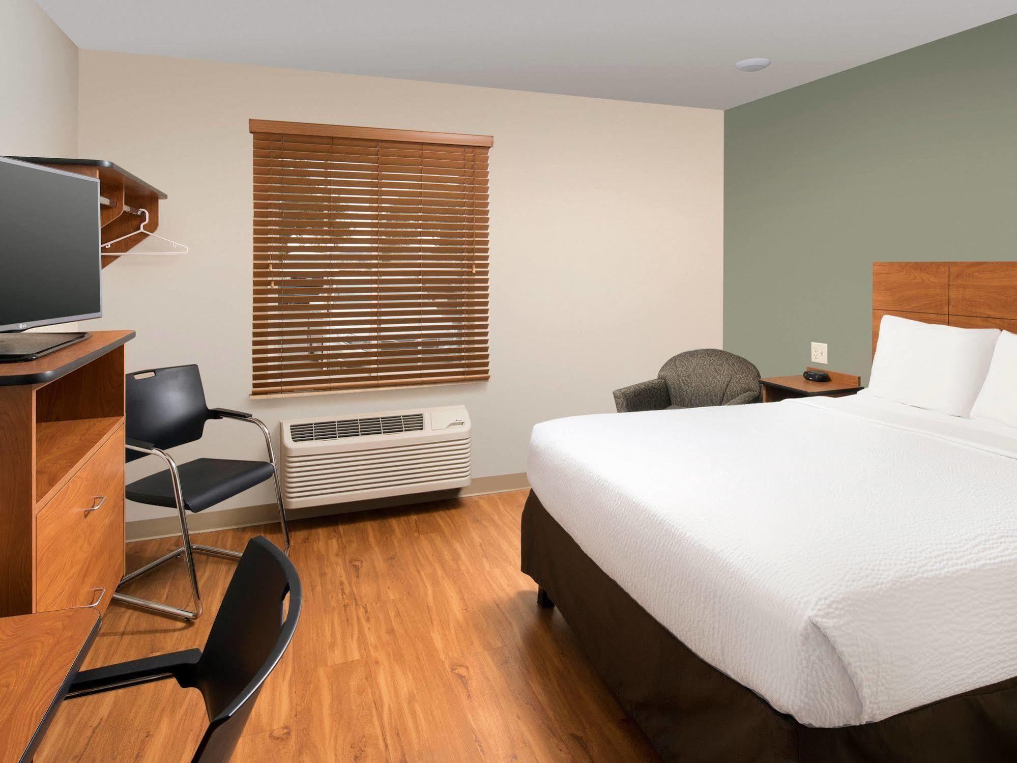 Extended Stay America Select Suites - Colorado Springs Hotel Colorado Springs