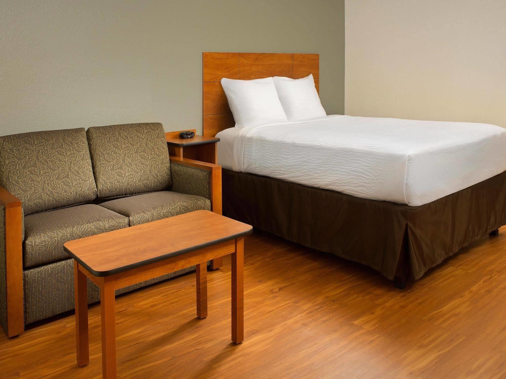 Extended Stay America Select Suites - Colorado Springs 3*