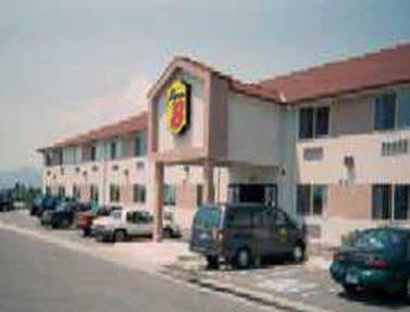 Motel Super 8 By Wyndham Airport